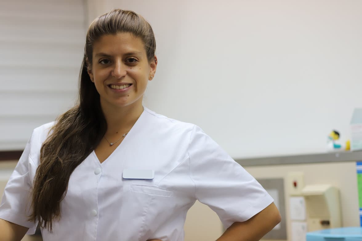 ד״ר לירון קבקוב — תמונת פורטרט במרפאה
